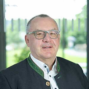 Prof. Dr. Wolfgang Hirschberger