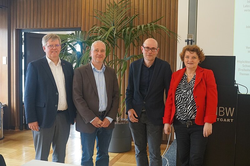 Gruppenbild der Leiter der Panelstudie mit den Präsidiumsmitgliedern Nitsche-Ruhland und Väterlein