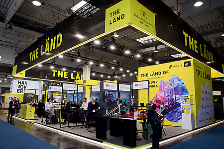 Der Gemeinschaftsstand von THE LÄND auf der Hannover Messe 2024
