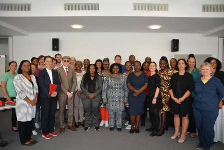 Gruppenfoto der Beteiligten des Projekts FIRE (Female International REsearch)