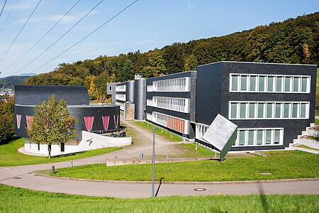 Außenansicht des Hauptgebäudes der DHBW Lörrach