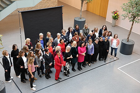 Teilnehmende des Filmprojekts „Dein Platz ist hier. Werde Professorin!“