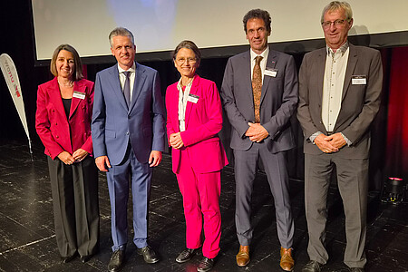 Prorektorin und Dekanin der Fakultät Sozialwesen Prof. Dr. Martina Wanner (von links), Thorsten Frei, DHBW-Präsidentin Prof. Dr. Martina Klärle, Rektor DHBW VS Prof. Dr.-Ing. Lars Meierling sowie Prorektor und Dekan der Fakultät Wirtschaft Prof. Dr. Gert Heinrich.