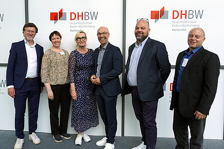 Gruppenfoto von Teilnehmenden der Internationalen Staff Week 2025 an der DHBW Karlsruhe.