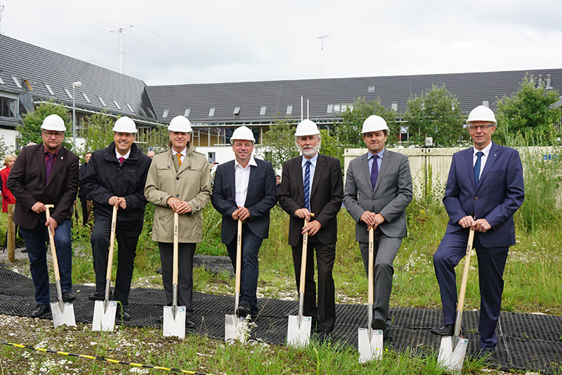 DHBW Ravensburg, Campus Friedrichshafen, ZF Friedrichshafen, Jürgen Holeksa, Spatenstich, Neubau, Technikcampus, Prof. Dr. Martin Freitag, Vermögen und Bau, Erbbaurechtsvertrag, ALHO Systembau