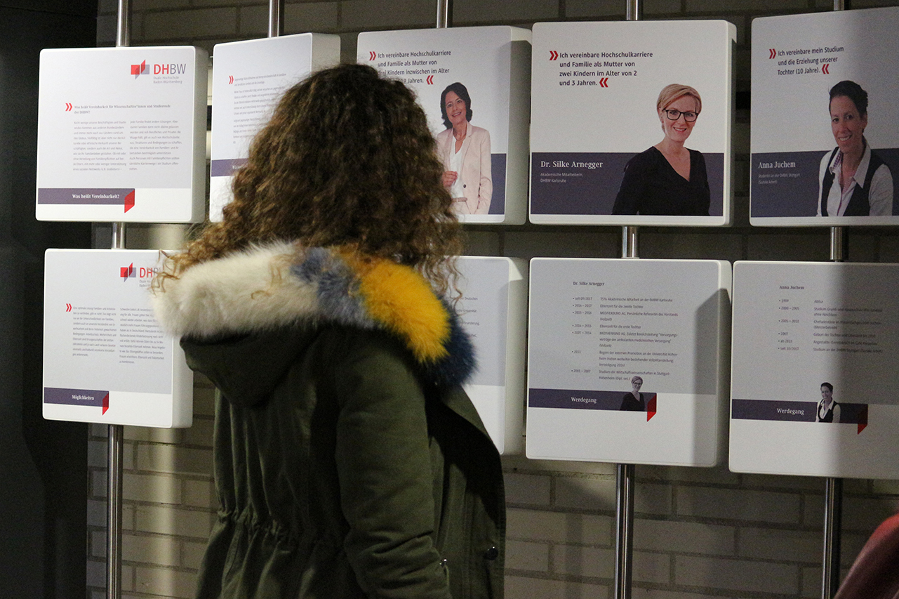 DHBW Stuttgart, DHBW, Duale Hochschule Baden-Württemberg, Wanderausstellung, Vereinbarkeit Beruf und Familie, Prof. Dr. Joachim Weber, Prof. Anke Gärtner-Niemann