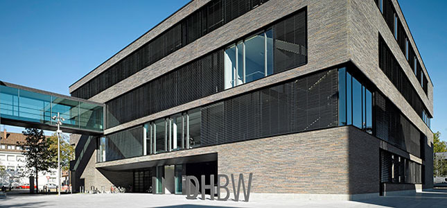 Gebäudeaufnahme der DHBW Heilbronn